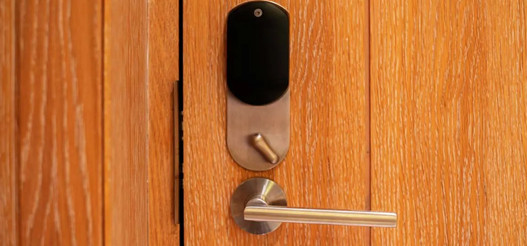 Automatic Locking Door Knob Niagara On The Lake