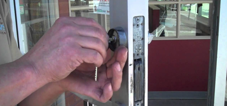 commercial door lock repair Niagara On The Lake